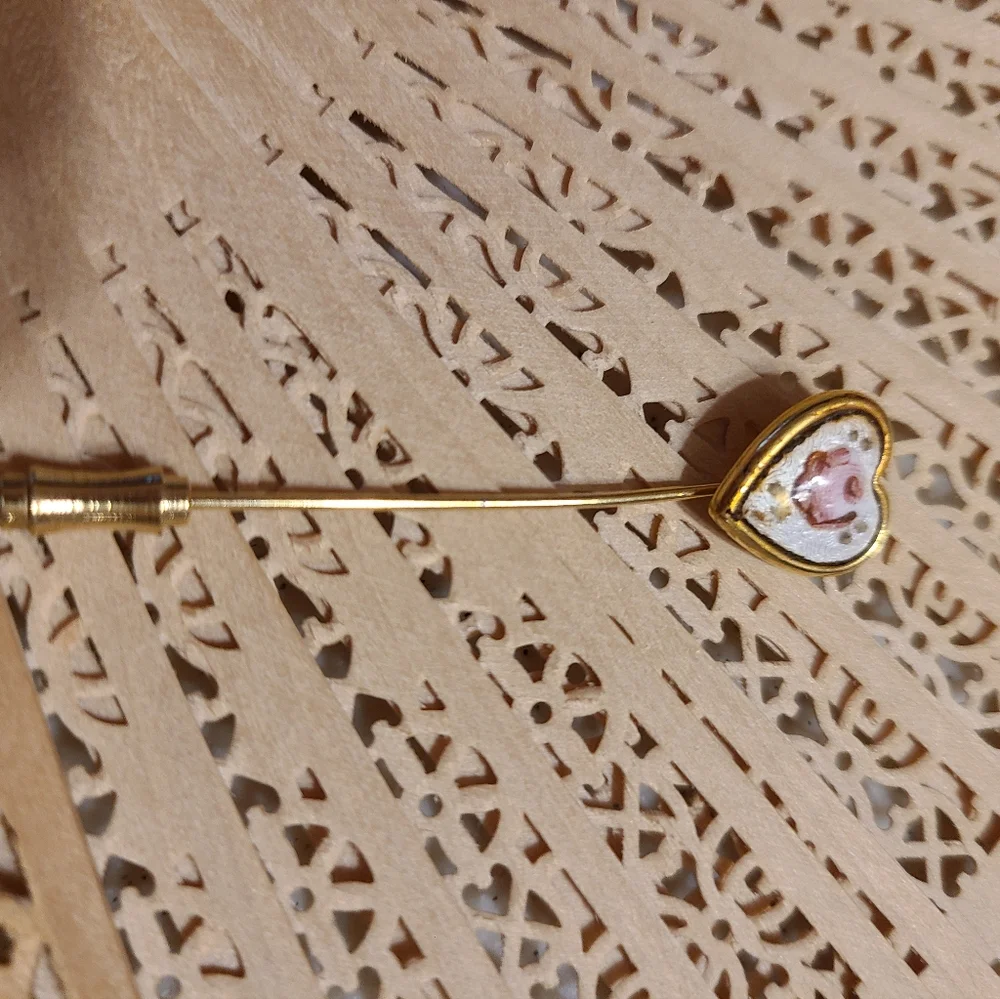 Gold Heart-Shaped Brooch Hat Pin with Pink Accent